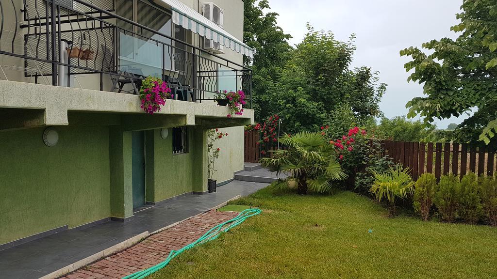 Aheloy Apartments Exteriör bild